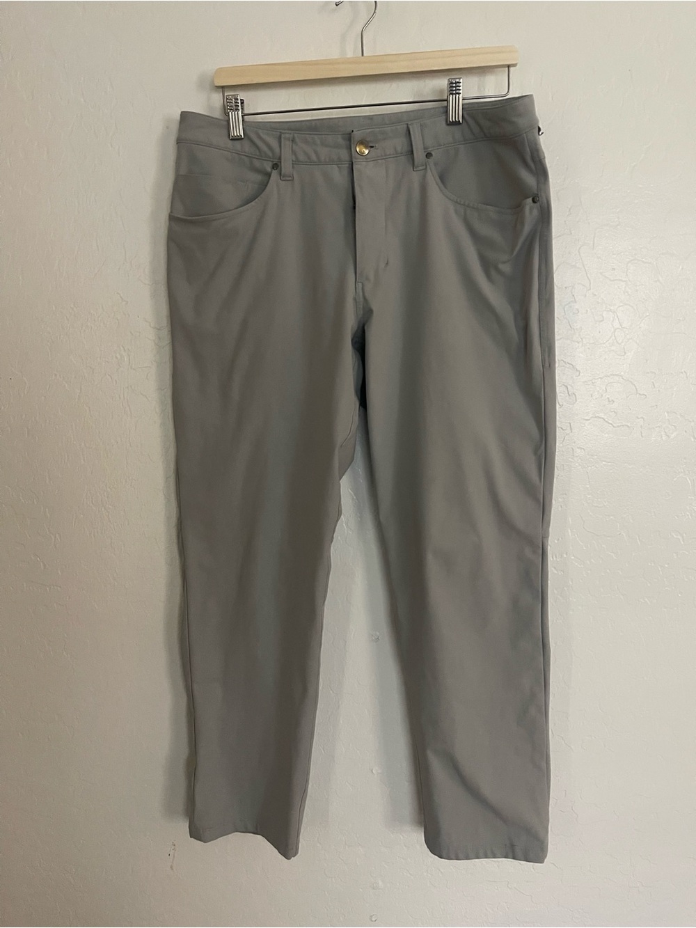 lululemon athletica Men's Light Gray Performance Pants